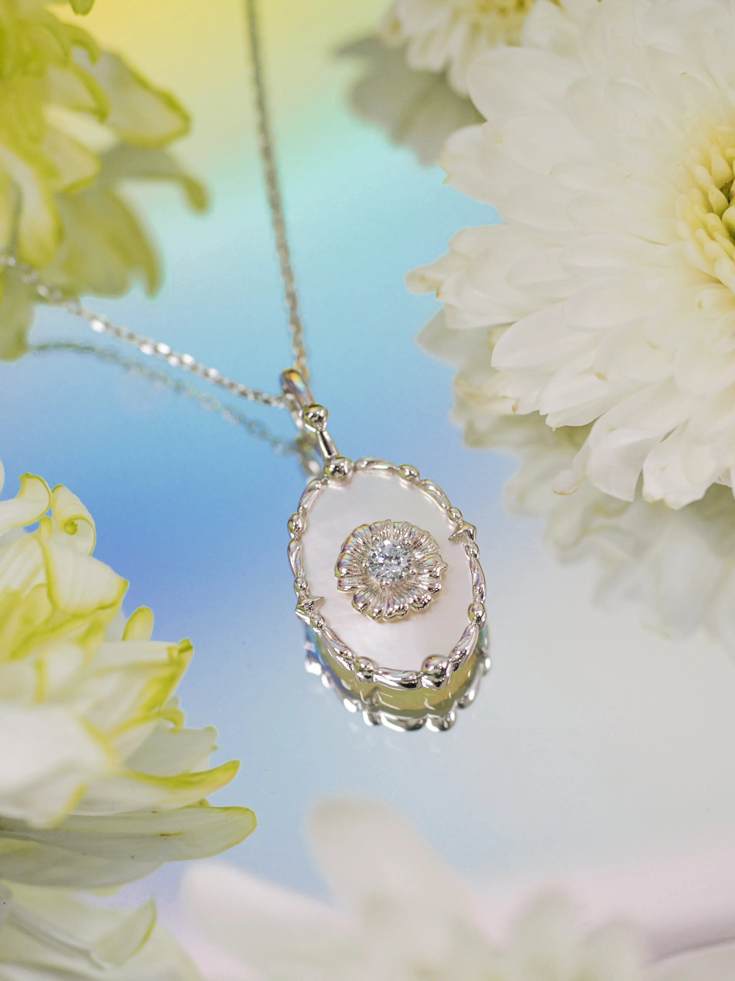 Mother of Pearl Silver Pendant - Aster